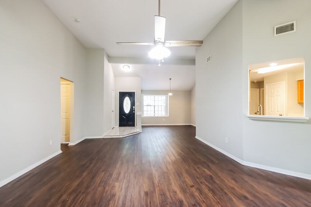 5207 Village Springs Dr - Photo 5 of 16