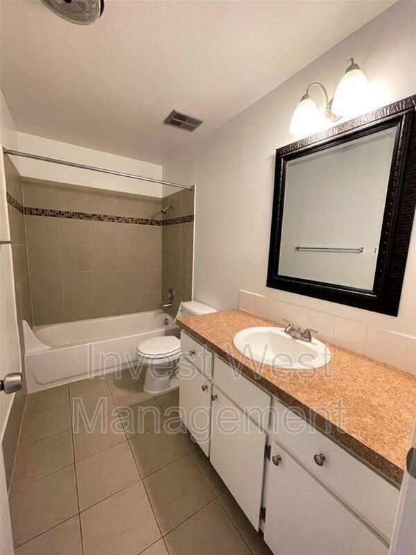 2815 Estreet #R - Photo 6 of 8