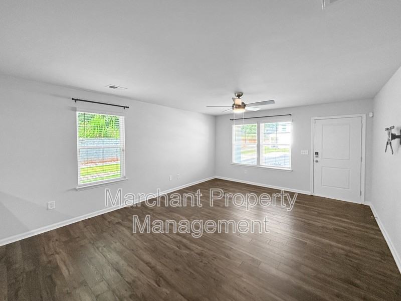 403 Moss Branch Ct - Photo 4 of 19