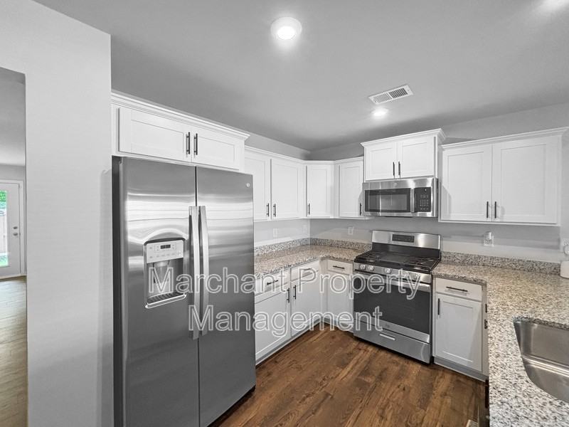 403 Moss Branch Ct - Photo 6 of 19