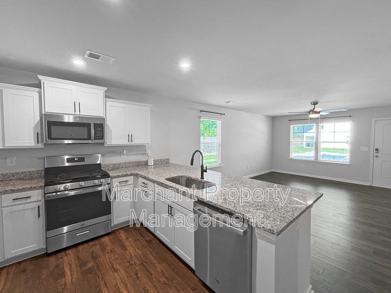 403 Moss Branch Ct - Photo 7 of 19