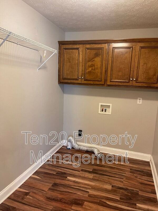 22 Cotton Ct - Photo 3 of 43