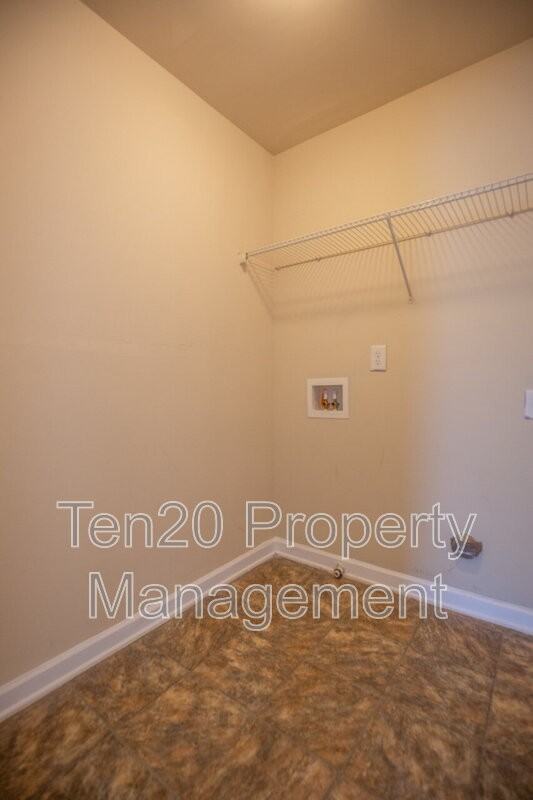 24 Sword St - Photo 4 of 28