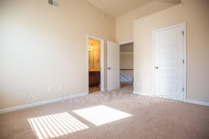 24 Sword St - Photo 7 of 28