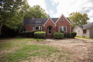featured image of 1708 Slade Dr