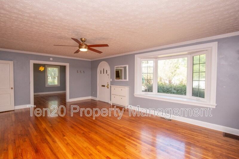 1708 Slade Dr - Photo 2 of 18