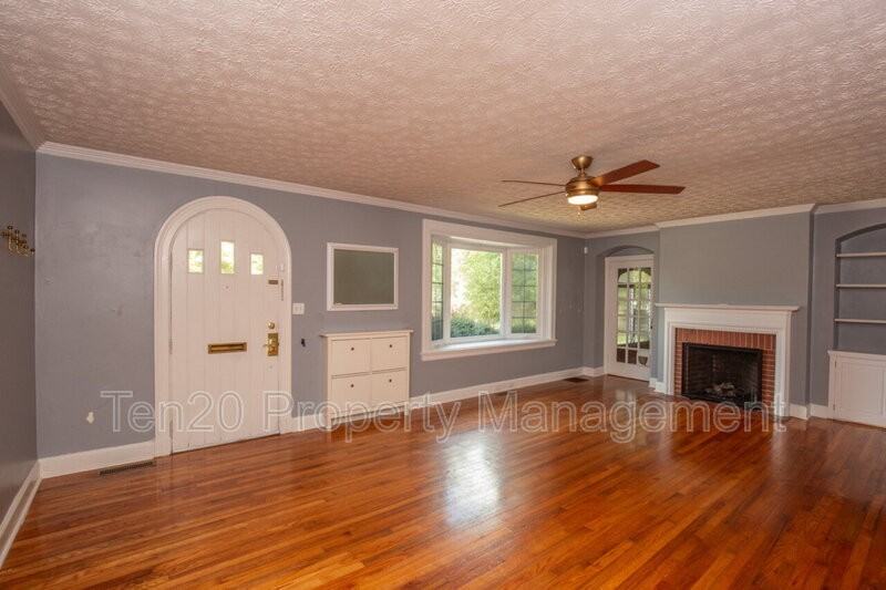 1708 Slade Dr - Photo 3 of 18