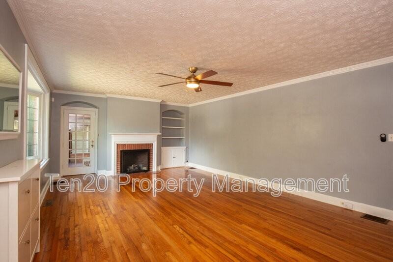 1708 Slade Dr - Photo 4 of 18