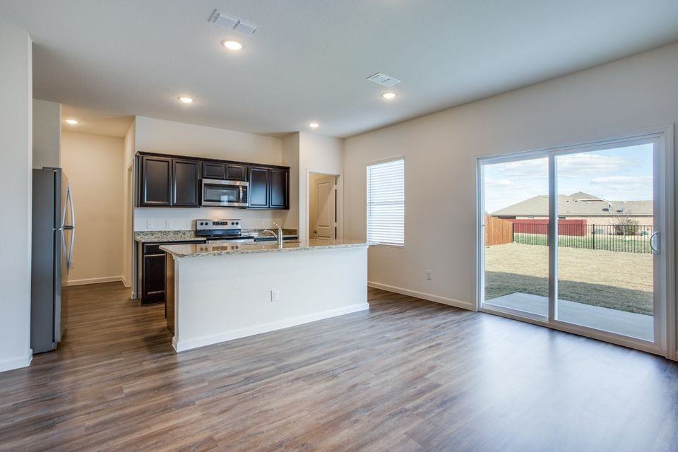 305 Briar Cv #20 - Photo 2 of 10