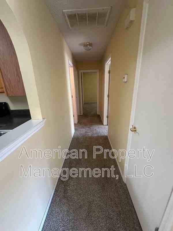 4718 Ne Wisconsin St - Photo 3 of 22