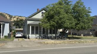 1416 Se Pine St - Photo 1 of 1