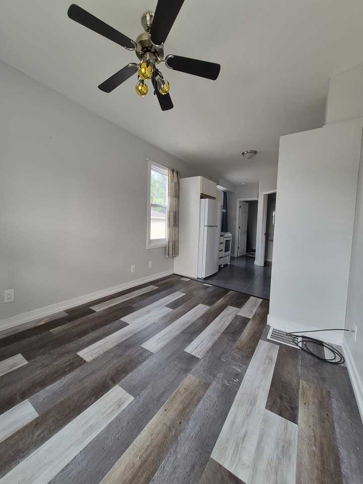 104 Mississaga St W - Photo 4 of 18