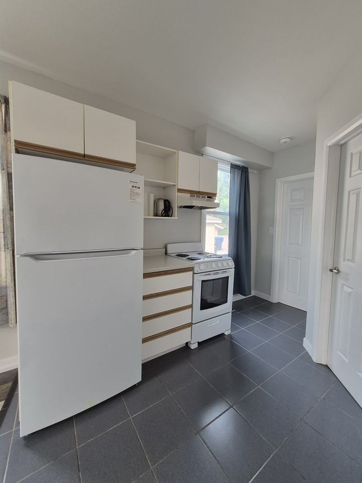 104 Mississaga St W - Photo 7 of 18