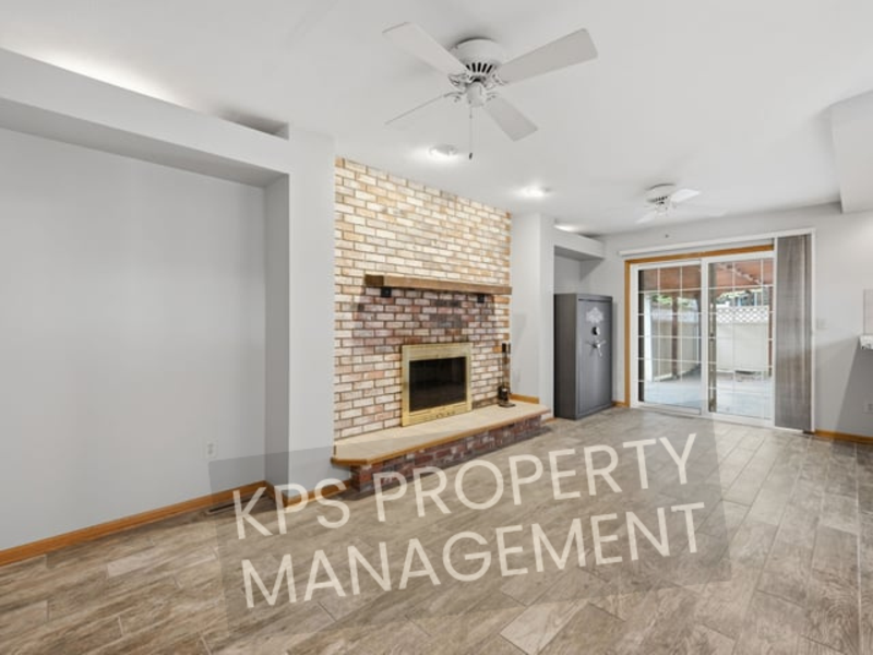 1915 Cypress Ln - Photo 6 of 10