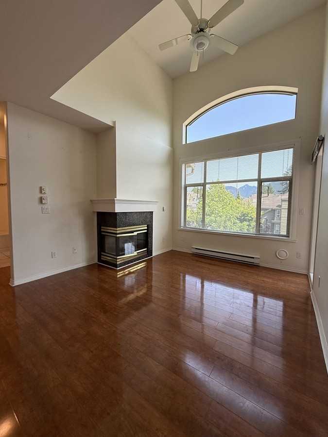 3176 Plateau Blvd - Photo 2 of 28