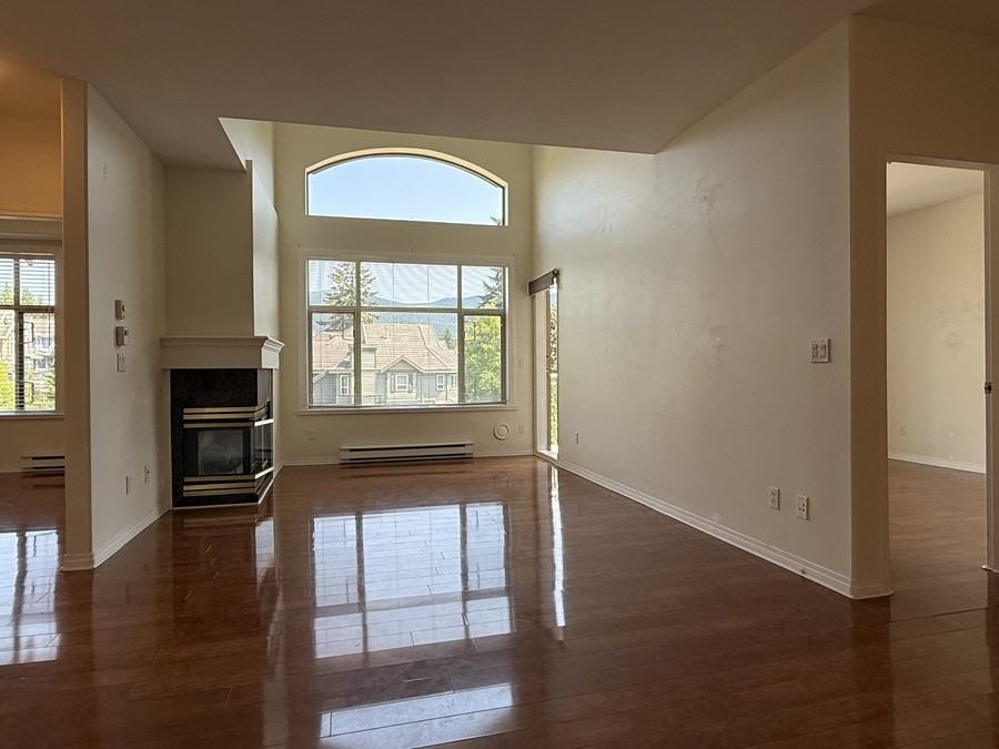 3176 Plateau Blvd - Photo 4 of 28