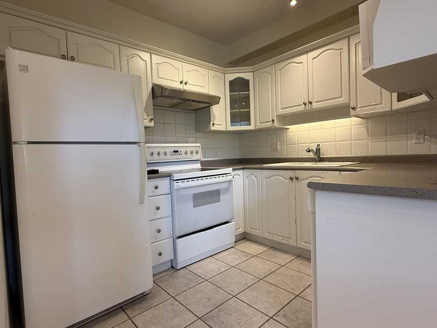 3176 Plateau Blvd - Photo 7 of 28