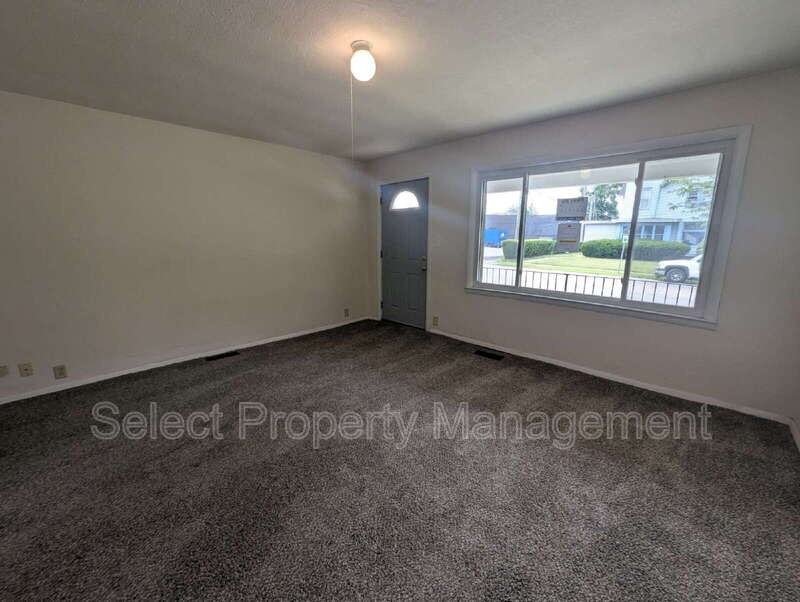 122 W Creighton Ave - Photo 4 of 21