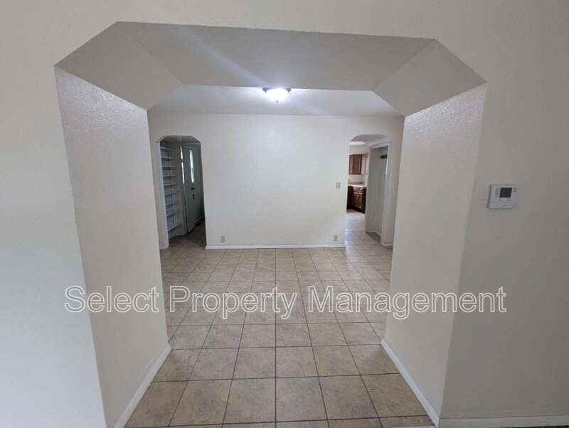 122 W Creighton Ave - Photo 5 of 21