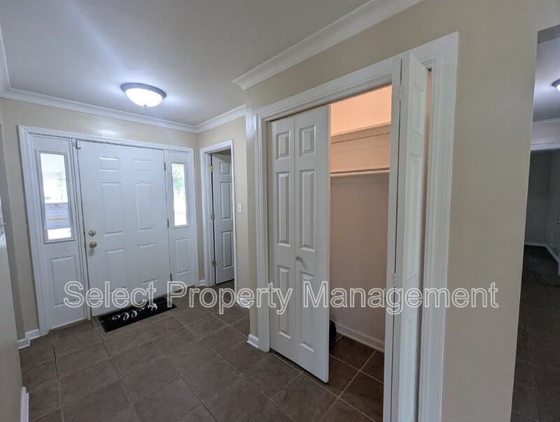 3510 Glencairn Dr - Photo 3 of 27