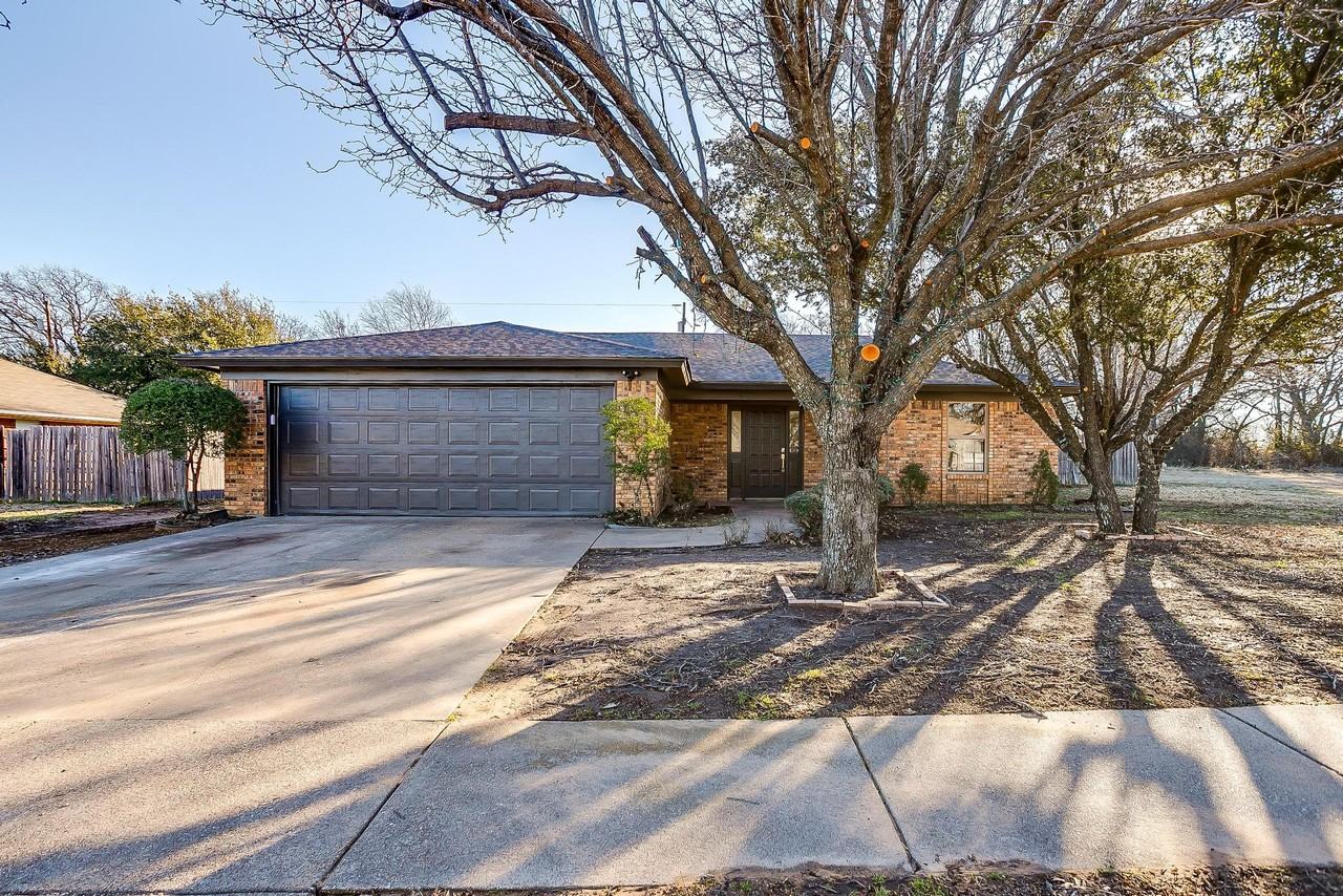 305 Bentley Dr #1