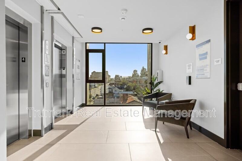 218 N El Molino Ave #204 - Photo 7 of 11