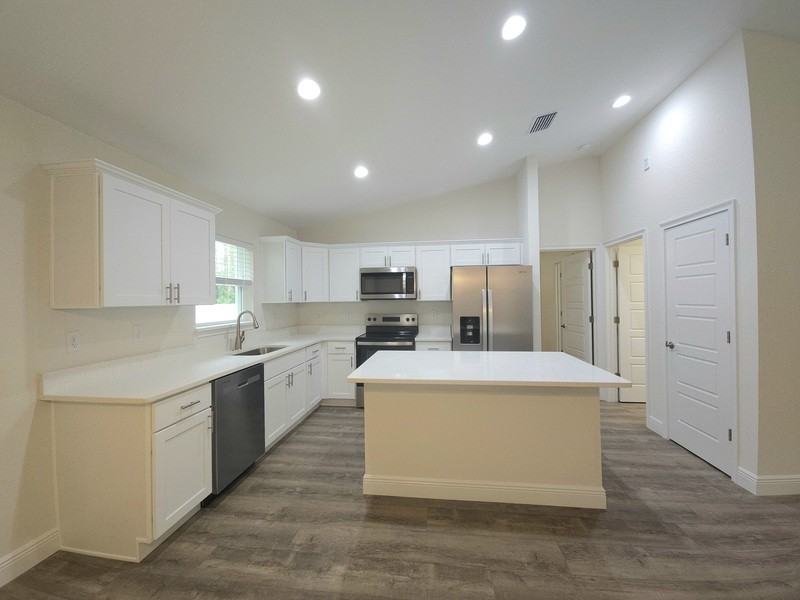 387 E Caldwell Dr - Photo 5 of 18