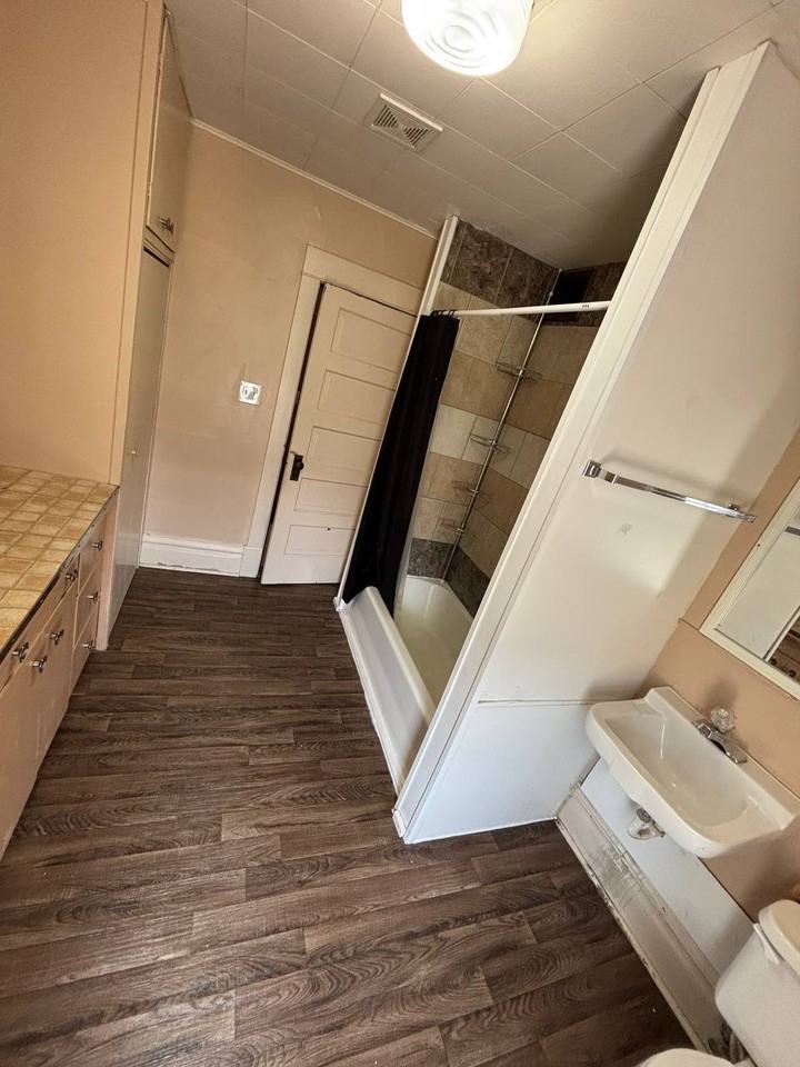 714 2nd Ave Ne #1 - Photo 6 of 11