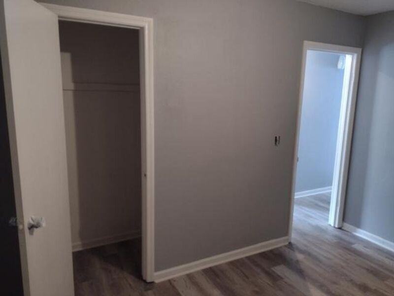 124 Langley Dr - Photo 2 of 5