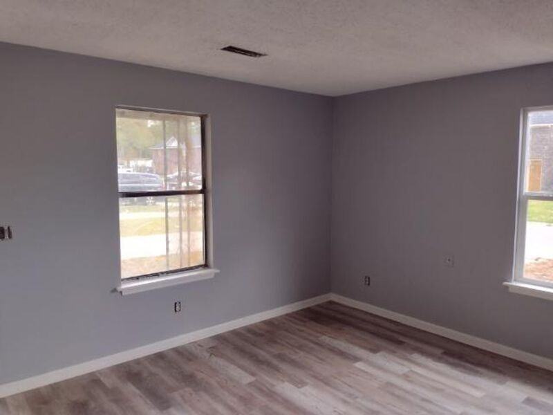 124 Langley Dr - Photo 4 of 5