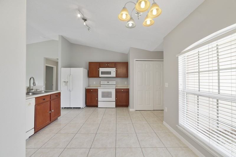 266 Chadworth Dr - Photo 2 of 12