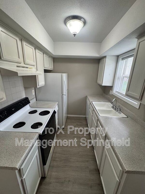 4131 S Glenn Ave #B - Photo 3 of 14