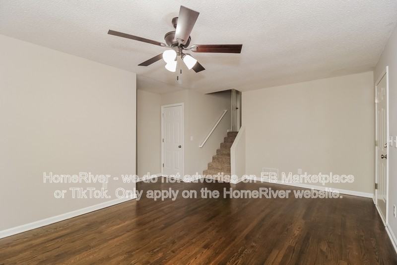 555 Browning Cir - Photo 3 of 17