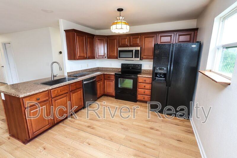 2207 Carpenter Bee Dr - Photo 3 of 17