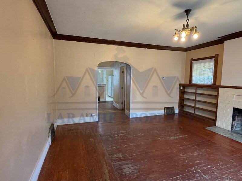 1526 E Grand Ave #2 - Photo 5 of 20