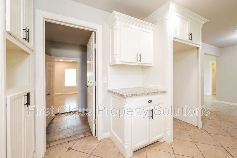 1205 S Howard Ave - Photo 6 of 37