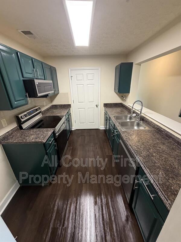 5303 Fairington Club Dr - Photo 6 of 15