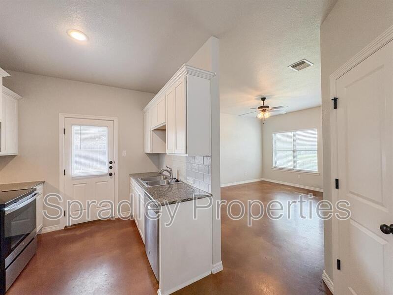 206 Juniper Dr Unit B - Photo 4 of 15