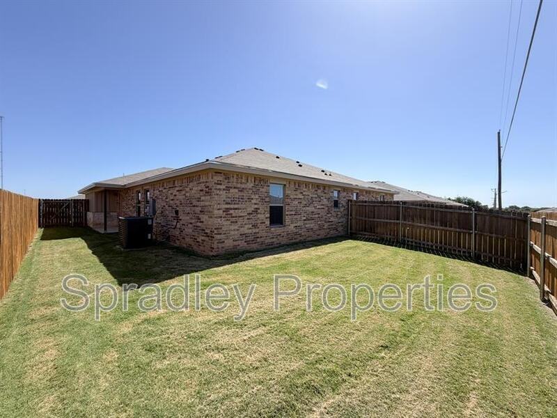 1047 Edwards Dr Apt B - Photo 7 of 18