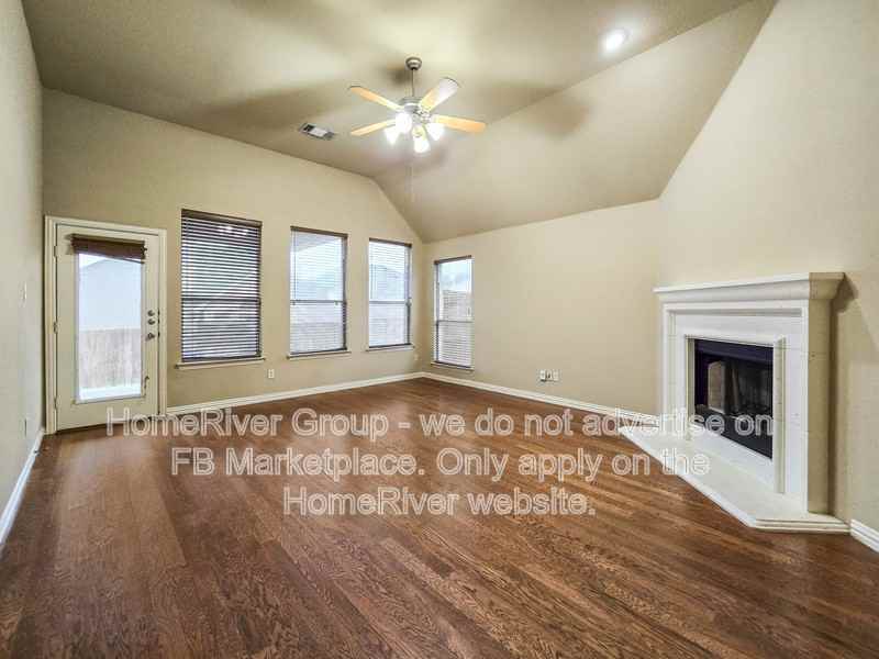647 E Sandra Ln - Photo 2 of 17
