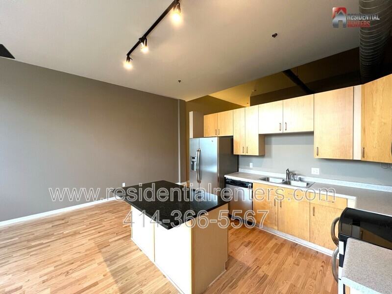 1924 N Hubbard St #209 - Photo 3 of 24