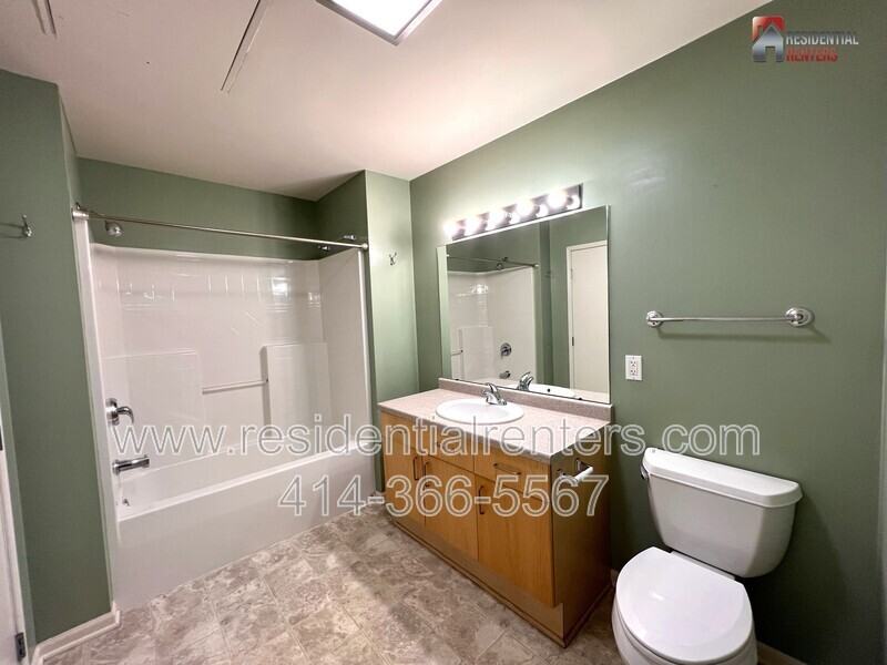 1924 N Hubbard St #209 - Photo 7 of 24