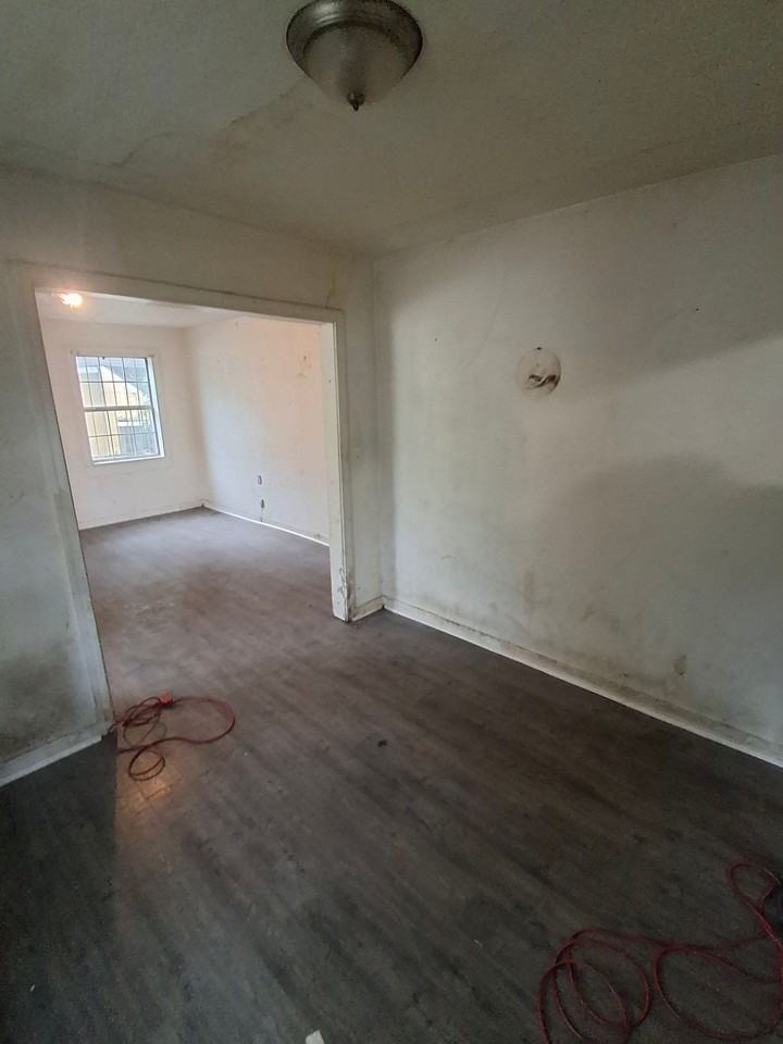 240 Ellis Ave #1 - Photo 5 of 11