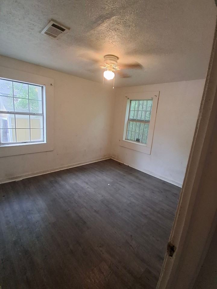 240 Ellis Ave #1 - Photo 6 of 11