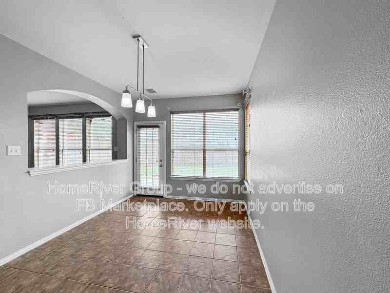 9715 Madison Dr - Photo 4 of 25