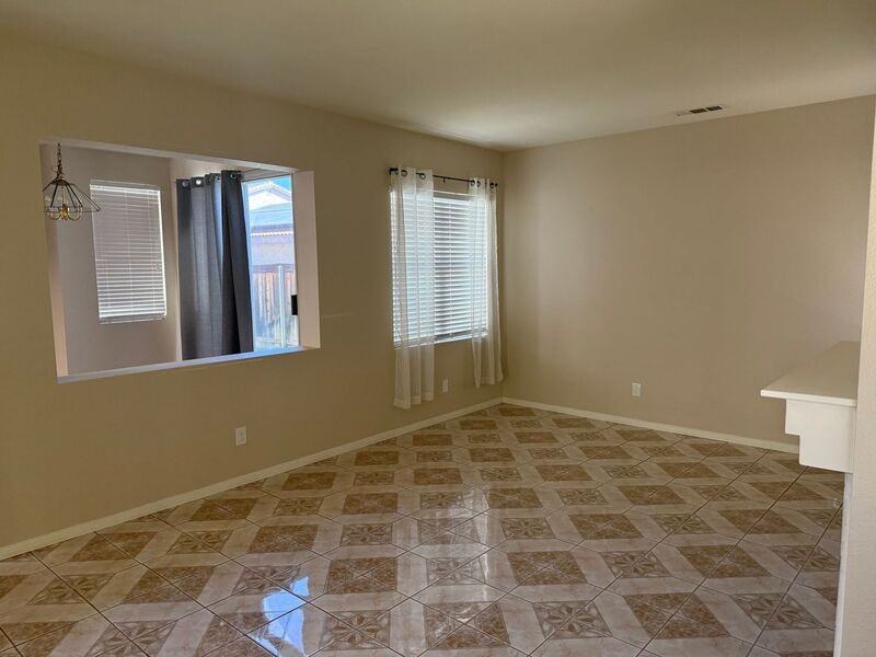 39545 Warbler Dr - Photo 4 of 33