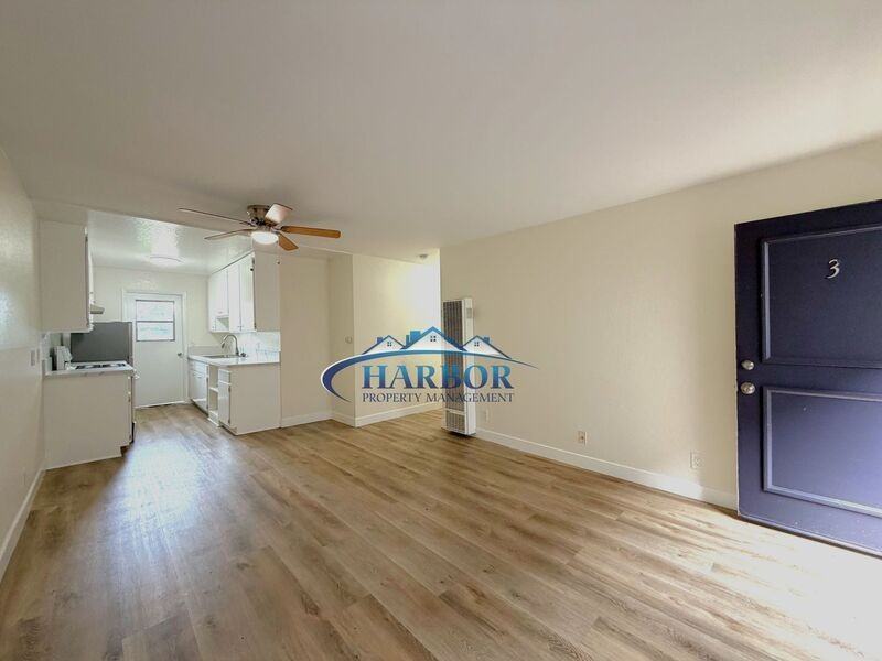 1621 E 5th St #3 - Photo 2 of 11
