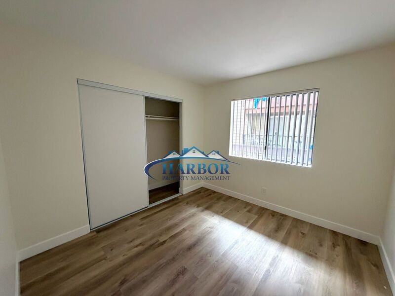 1621 E 5th St #3 - Photo 4 of 11
