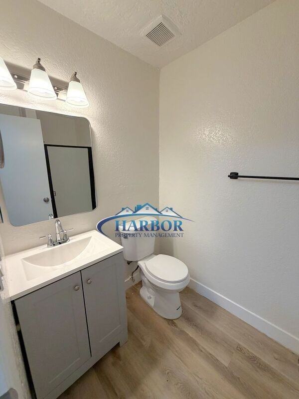1621 E 5th St #3 - Photo 6 of 11