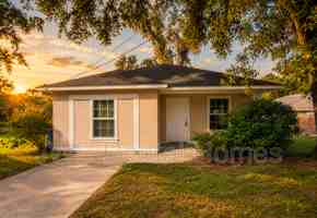 featured image of 488 Arlington Rd N
